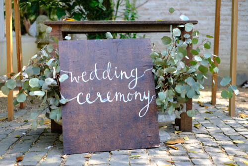Personalised Touches: Custom Signage and Decor Ideas for Venue Dressing